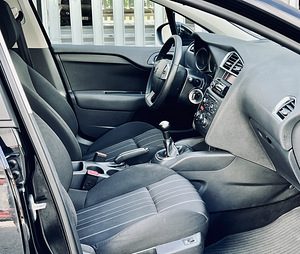 Citroen C4 Elegance 1.4 70kW (7 фото из 9)