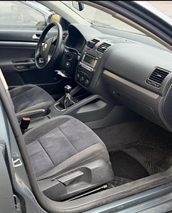Volkswagen Jetta (6 foto / 7)