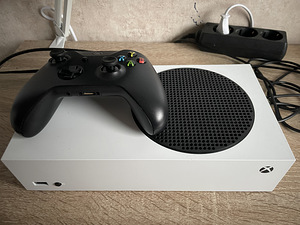 Xbox series s 512gb (1 foto / 2)