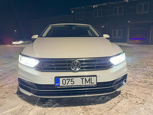 Volkswagen Passat R-Line 1.8 132kW (2 foto / 15)