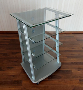 Klaasist TV alus (1 foto / 3)