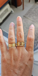 Kuldsõrmus kividega 18K (3 фото из 3)