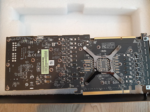 AMD Radeon Pro VII 16 GB HBM2 6xDP (7 foto / 10)