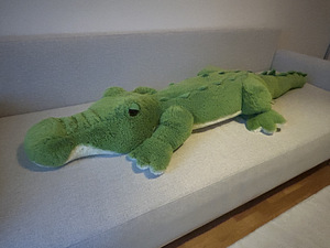 Suur pehmest krokodillist mänguasi, 160 cm pikk ja 50 cm lai (2 foto / 3)