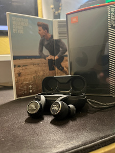 JBL Bluetooth Kõrvaklapid (2 foto / 2)