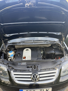 М: Volkswagen Touran (15 фото из 15)