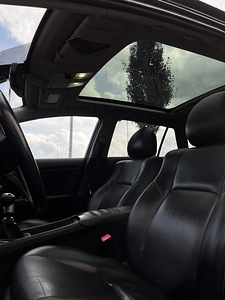 Toyota Avensis (10 foto / 12)