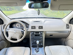 Volvo XC90 (7 foto / 8)