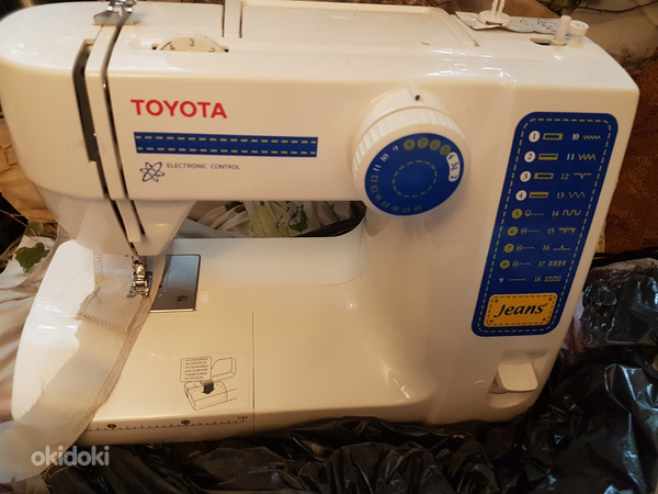 Toyota õmblusmasin Model JFS18 RS Series.