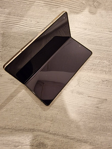 Samsung Galaxy Fold 4 (4 foto / 6)