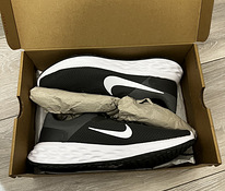 Кроссовки Nike Revolution 6NN