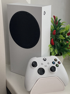 Xbox Series S (1 foto / 4)