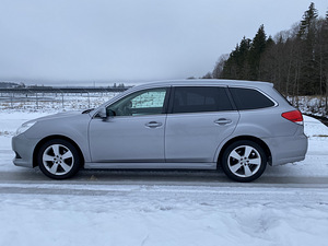Subaru Legacy 2011 - 2.0 дизель (2 фото из 12)