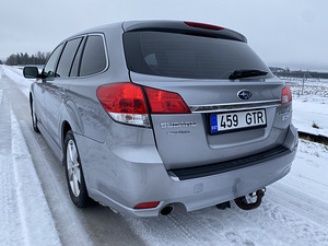 Subaru Legacy 2011 - 2.0 дизель (3 фото из 12)