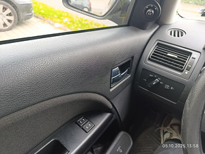 Ford Mondeo 3, 1.8b 2007 (11 фото из 13)