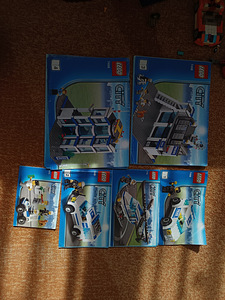LEGO City 7498 Police Station (2011) оригинальный (7 фото из 10)