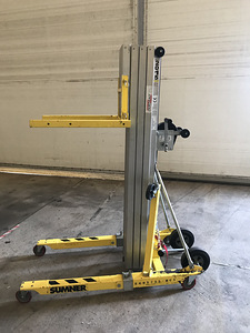 Sumner Material Lift Model 2015 (1 фото из 3)