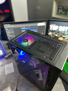 Võimas 8-Tuumaline Vesijahutusega Mänguriarvuti GTX 1080 (6 foto / 6)