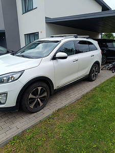 Kia sorento (2 фото из 5)