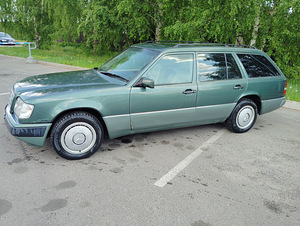 Mercedes-Benz 300TE 4MATIC (2 фото из 11)