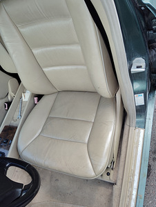 Mercedes-Benz 300TE 4MATIC (9 фото из 11)