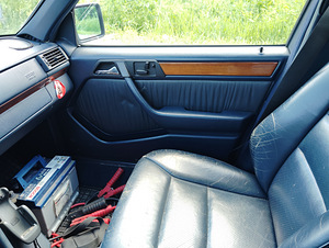 Mercedes benz 300d (9 foto / 9)