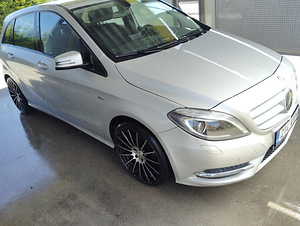 Mercedes benz b180 (3 foto / 8)