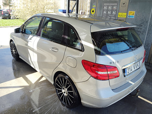 Mercedes benz b180 (4 foto / 8)