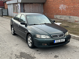 Honda Accord 2.0 (2 foto / 11)