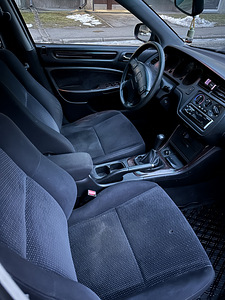Honda Accord 2.0 (6 foto / 11)