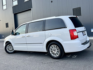 Lancia Grand Voyager MY2016 PLATINUM STOW&GO 2.8CRD Vahetus (7 foto / 15)