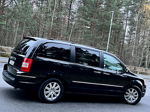 CHRYSLER GRAND VOYAGER 2.8CRD ATM LIMITED JARELMAKSUVÕIMALUS (8 foto / 15)