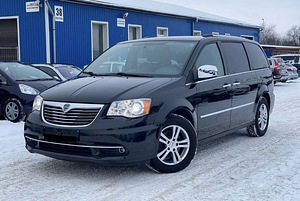 Lancia Voyager GRAND PLATINUM FACELIFT MY 2014 (3 foto / 15)