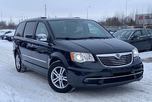 Lancia Voyager GRAND PLATINUM FACELIFT MY 2014 (1 foto / 15)