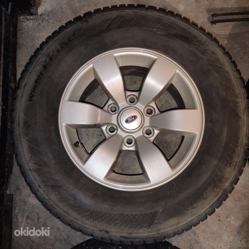 245x70R16 naastrehvid 2007 Ford Ranger 16x7J 10 velgedel