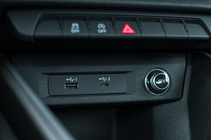 Audi A1 Pro Line B&O Premium package (10 foto / 15)