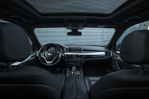 BMW X5 Sportline 3.0 Twin-power Turbo (6 foto / 15)