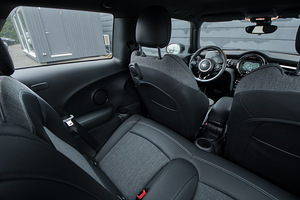 MINI Cooper SE Facelift Sport OKSJON (10 foto / 15)