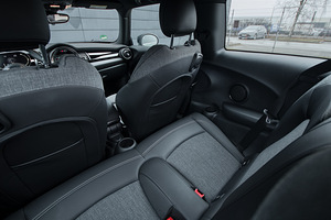 MINI Cooper SE Facelift Sport OKSJON (11 foto / 15)
