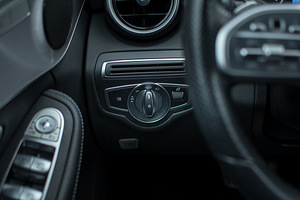 Mercedes-Benz C 220 AMG Business Plus Equipment line (13 foto / 15)