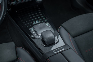 Mercedes-Benz CLA 180 Business Solution AMG (12 foto / 15)