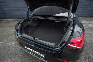 Mercedes-Benz CLA 180 Business Solution AMG (13 foto / 15)