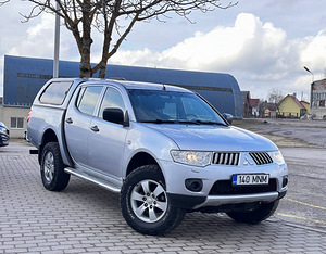 Mitsubishi L200 2.5 100kW (2 foto / 15)
