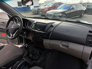 Mitsubishi L200 2.5 100kW (12 foto / 15)