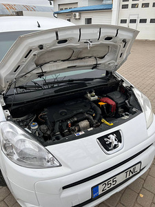 Peugeot Partner 1.6 66kW (15 foto / 15)