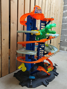 Müüa Hot Wheels Ultimate Garage mängukomplekt (2 foto / 7)