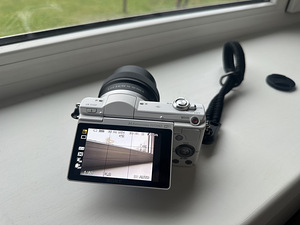 Sony A5100 + 16-50 OSS II (4 foto / 8)
