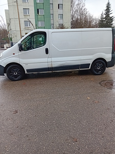 Opel vivaro (5 фото из 6)