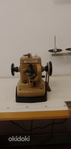 Скорняжная швейная машина (фото #2)