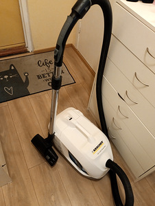 Veefiltriga tolmuimeja Kärcher DS 6.000 (2 foto / 10)